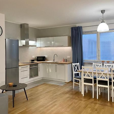 Apartament Przy Atrium Okolice Stacji Metra Rondo Onz Warszawa Eksteriør billede