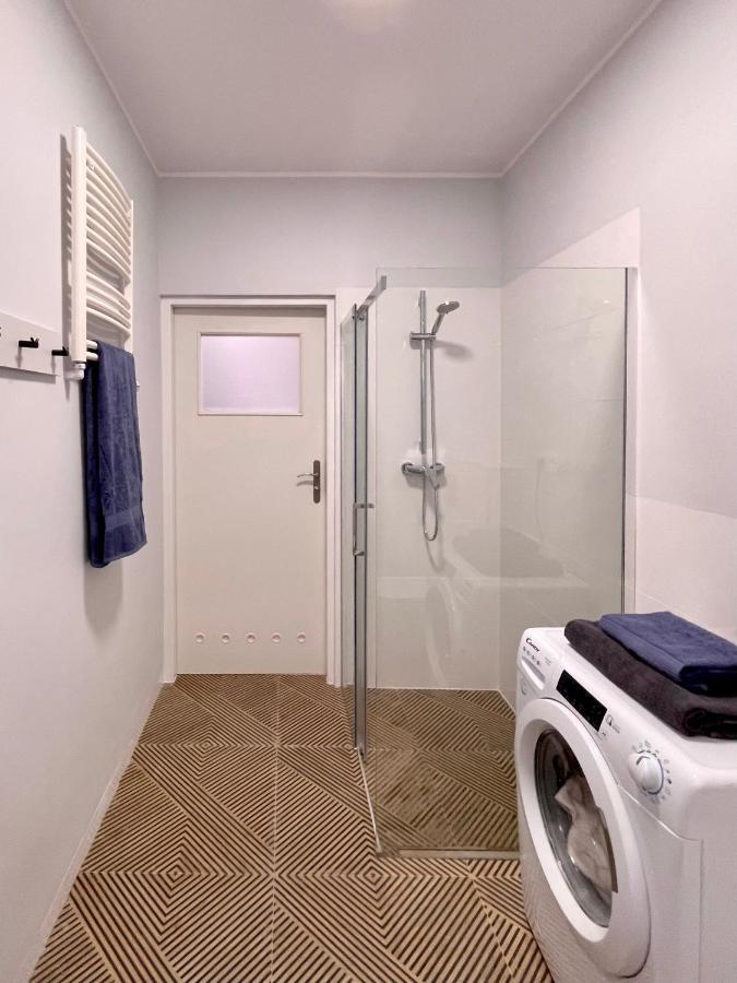 Apartament Przy Atrium Okolice Stacji Metra Rondo Onz Warszawa Eksteriør billede