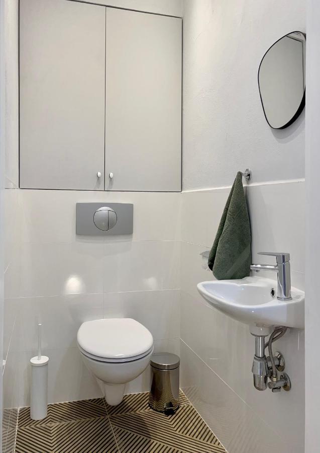 Apartament Przy Atrium Okolice Stacji Metra Rondo Onz Warszawa Eksteriør billede